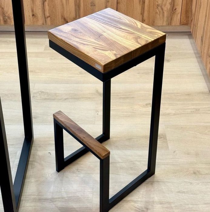 Бар столове от масивна дървесина орех и дъб