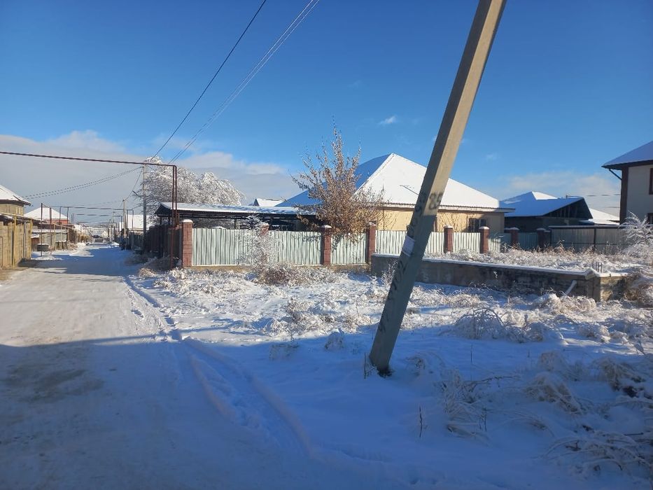 Жер сатылады. 5соттык село шамалганда 2этаждык фундаментмен.