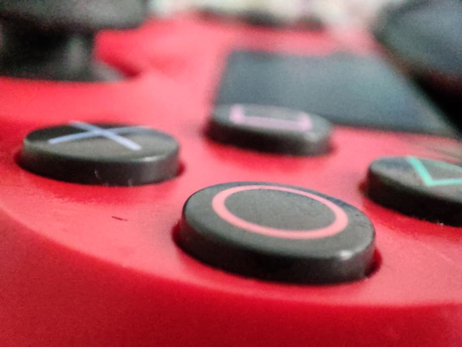 PS4 slim, почти не използван