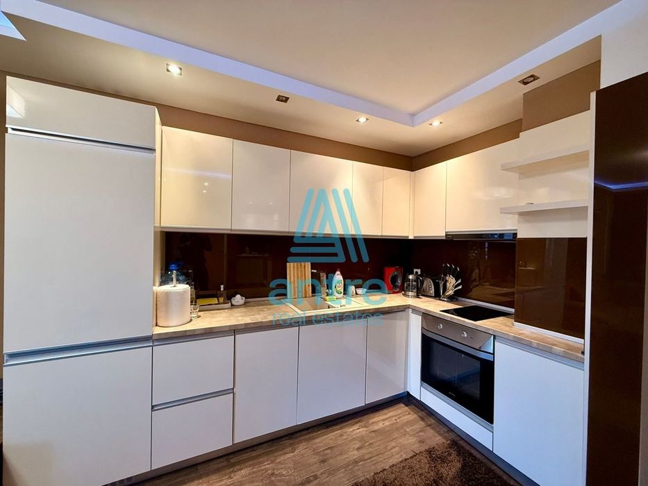 Продава се Двустаен апартамент в София, Витоша - 70 кв.м за 3285 €/кв.м - Снимка #2