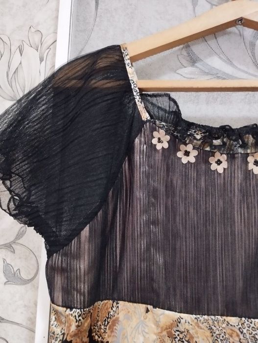 Продаются женские платья. Размер 48-50.