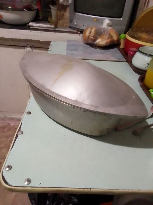 Кастрюля  7 литров..утятница.