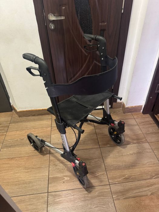 Cadru rulant din aluminiu cu frane si sezut (ca nou)