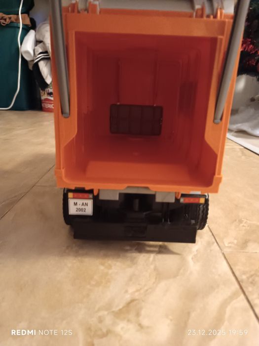 Mașină de gunoi Bruder