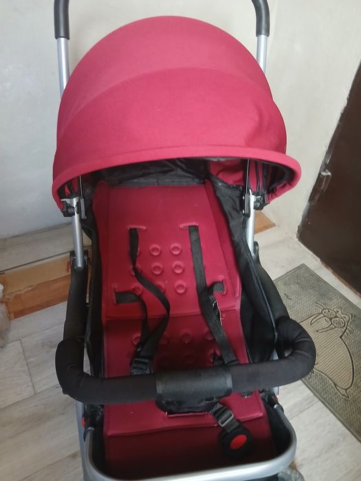 Продам коляска красный