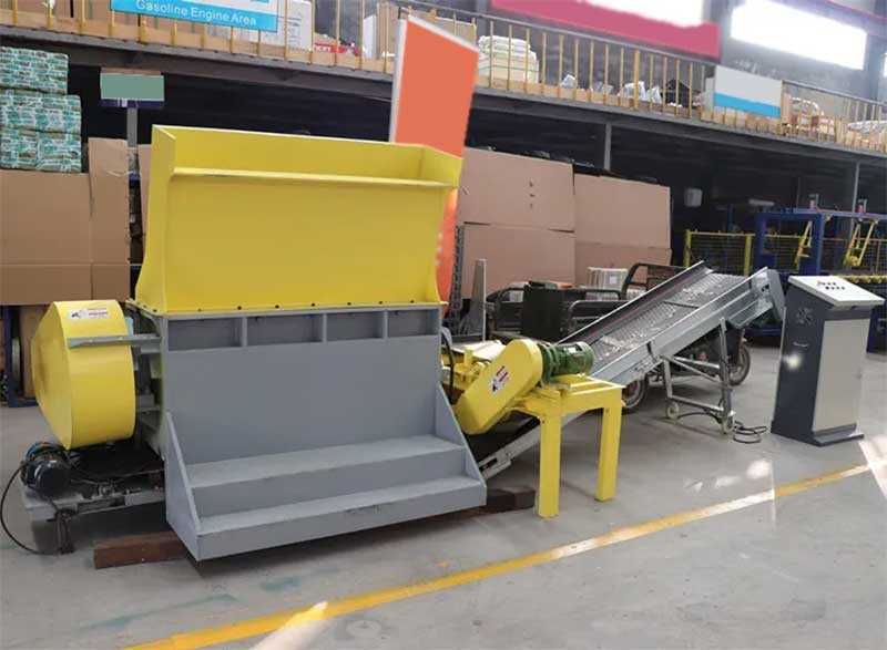 нов индустриален шредер за дробене на дървени палети и отпадъци