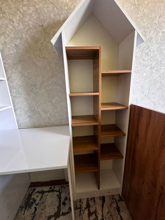 Письменный стол