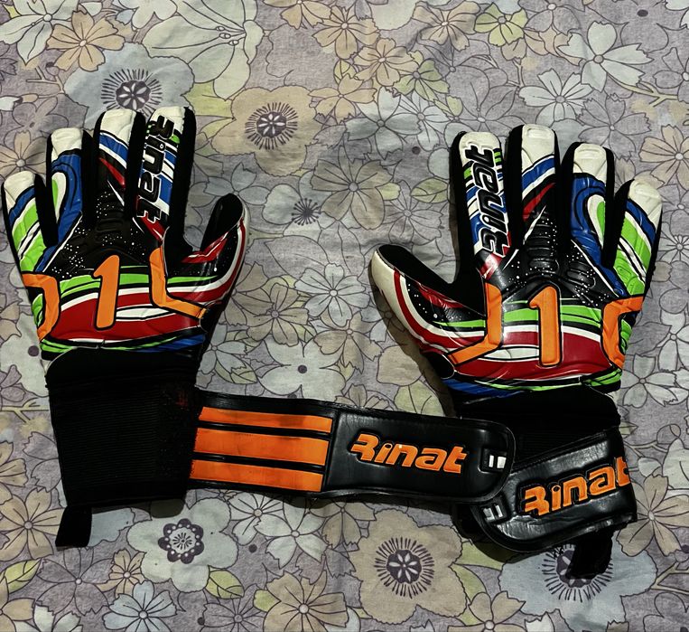 Вратарские перчатки Rinat