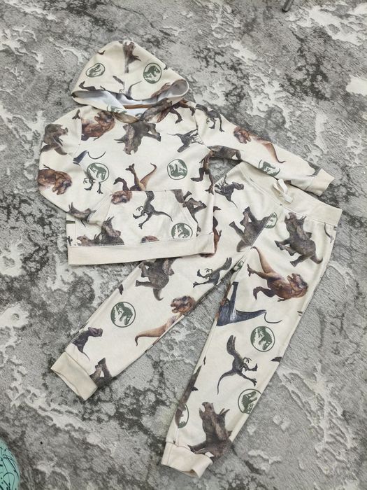 Костюм привозной на малькика