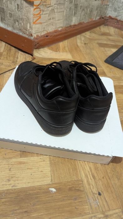 Чёрные кеды сорок первый размер