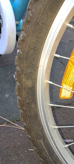 Велосипед и тротинетка .