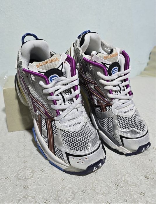 Balenciaga runner
