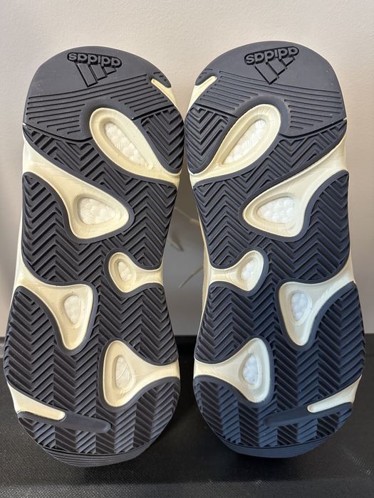 Yeezy Boost 700 "Analog" маратонки