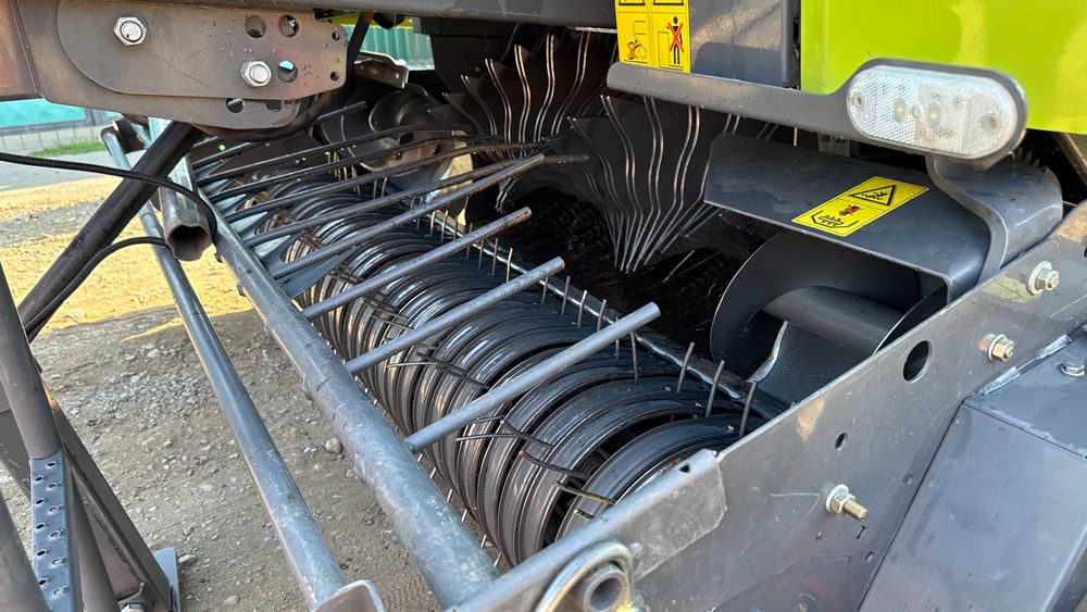 Рулонный Пресс Подборщик CLAAS ROLLANT 350 RC