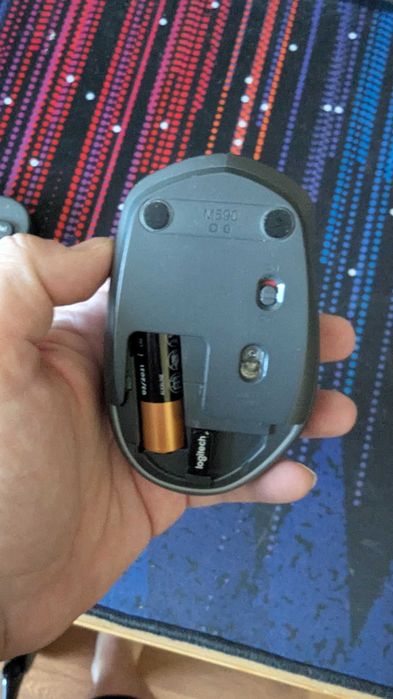 Продавам клавиатура и мишка на Logitech