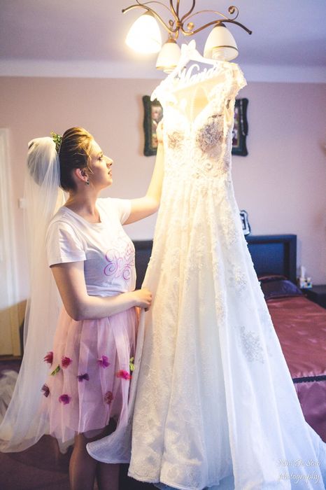 Vand Rochie de Mireasa A line, trimit prin olx