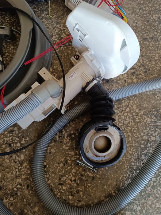 Пералня AEG на части