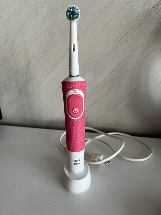 Ел четка Oral B         .