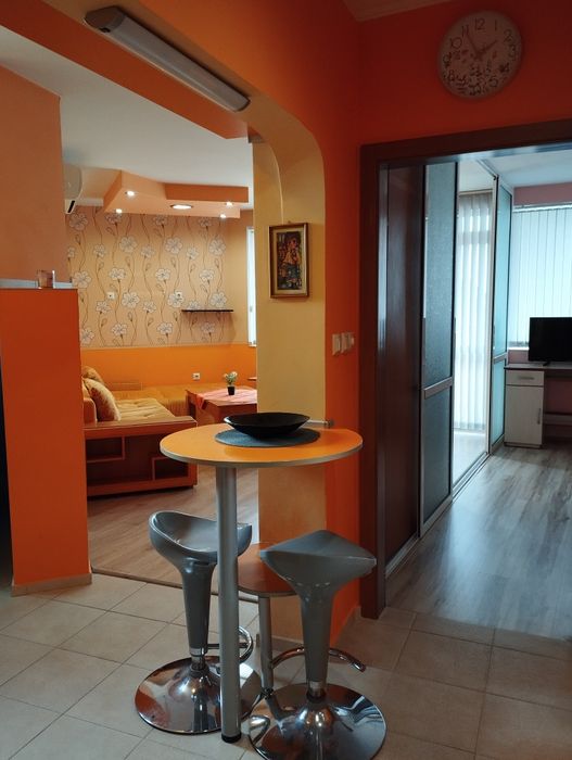 Дава се под наем Двустаен апартамент в Ямбол, ОУ П. Р. Славейков - 59 кв.м за 298.86 € - Снимка #1