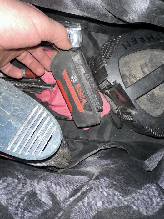 De vanzare 2 Masini cu percutie Bosch