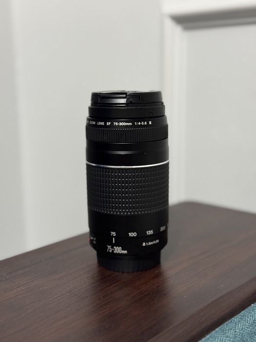 Обьектив Canon 75-300mm
