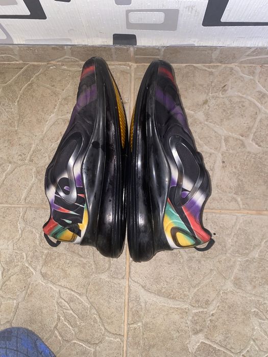 Nike air max 720 black nenon streaks