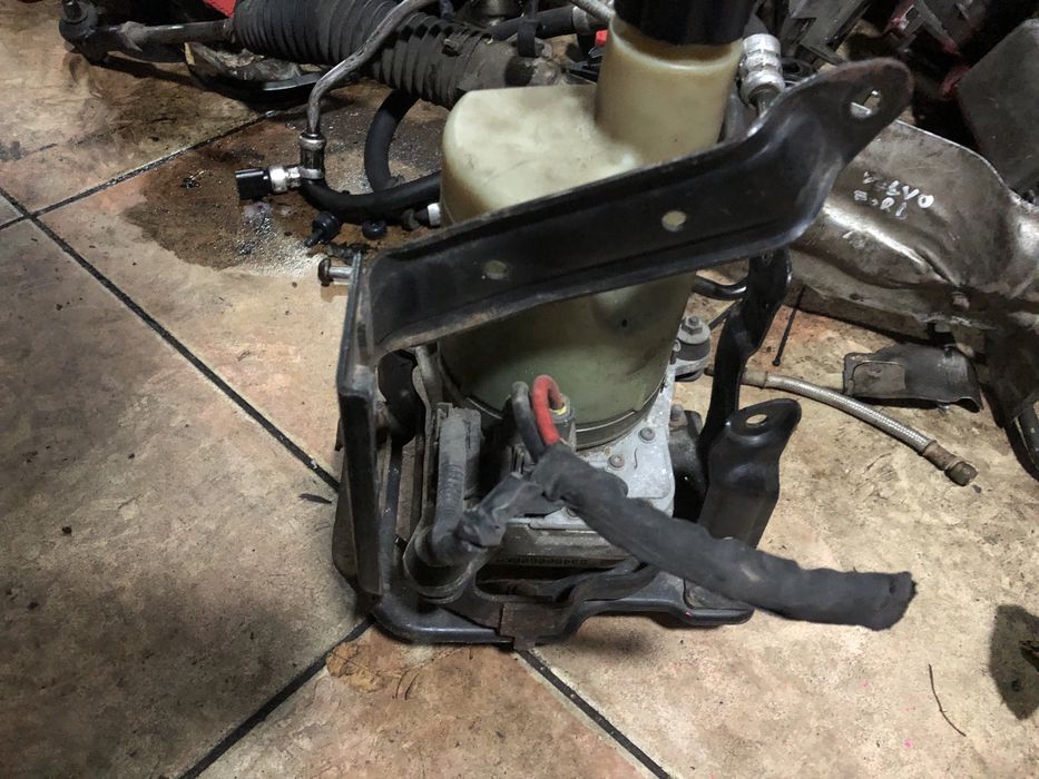 Pompa electrica servo Volvo cod: 9V613K514AC