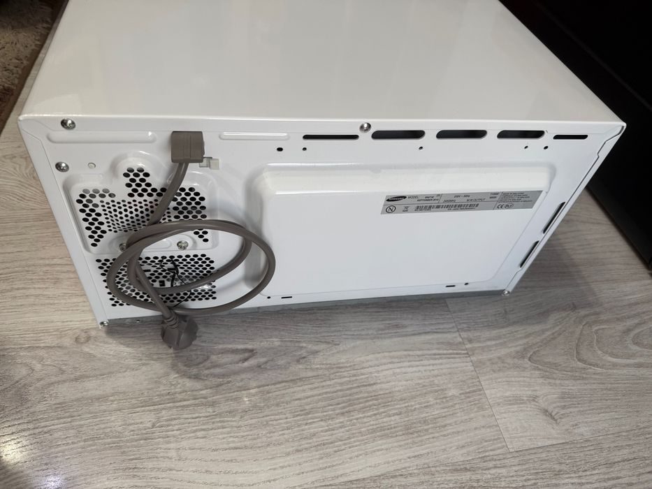 Микровълнова фурна Samsung MW71E