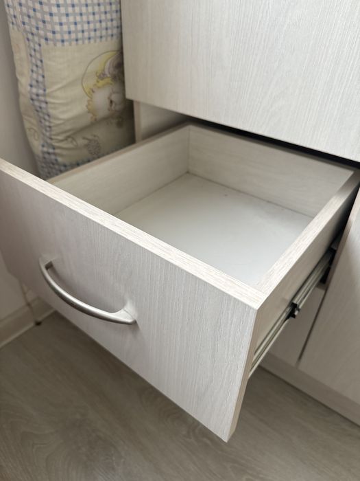 Срочно продам два одинаковых шкафа!