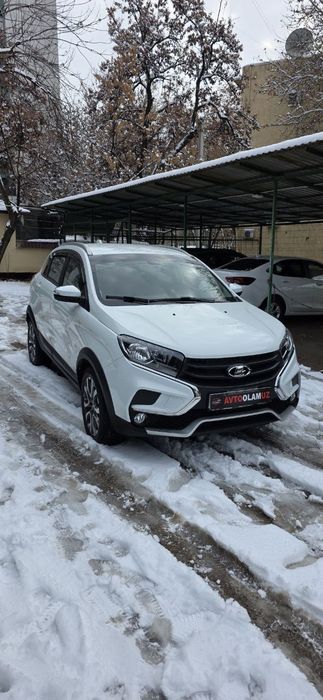 X - ray кросс новая машина 1.8