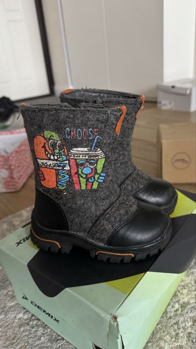 Продам зимнюю обувь