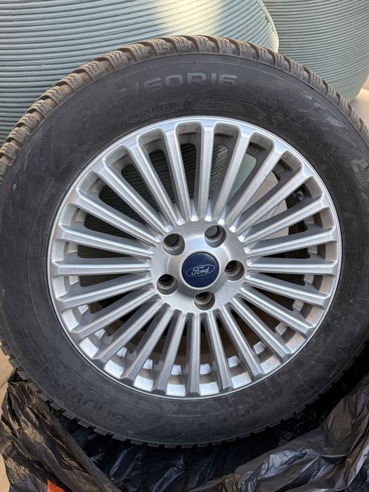 Vand roti complete Ford 16 cu anvelope de iarna aproape noi