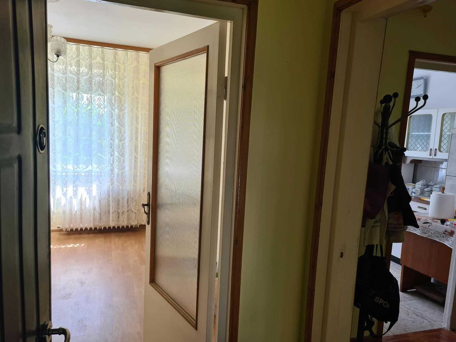 Vând apartament cu 3 camere