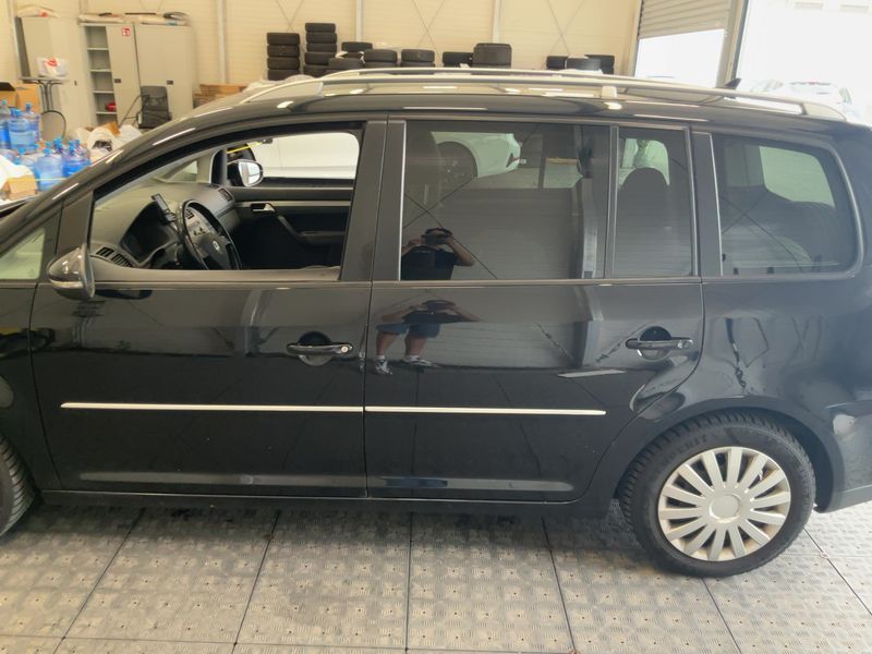 Volkswagen Touran 2.0 TDI Highline 2010