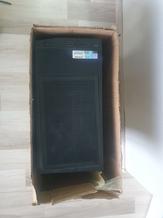 PC Gaming + Monitor Acer 24" + Tastatură + mouse + Cabluri | GTX 730 | Gata de utilizare