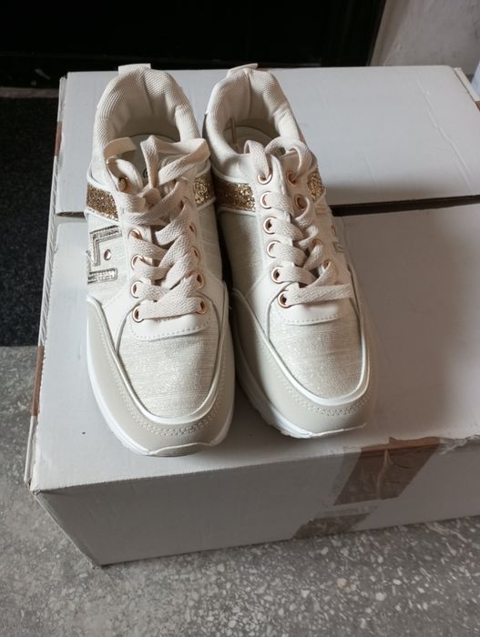 Adidas pentru femei