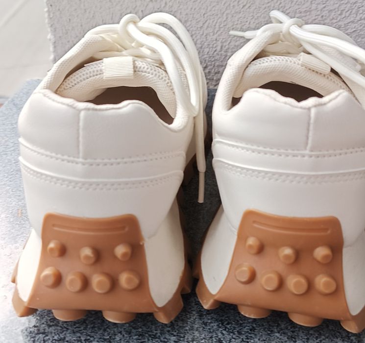 Дамски бежови обувки Sinsay