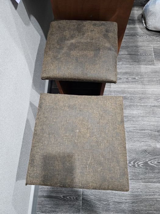 Стол и 4 табуретки