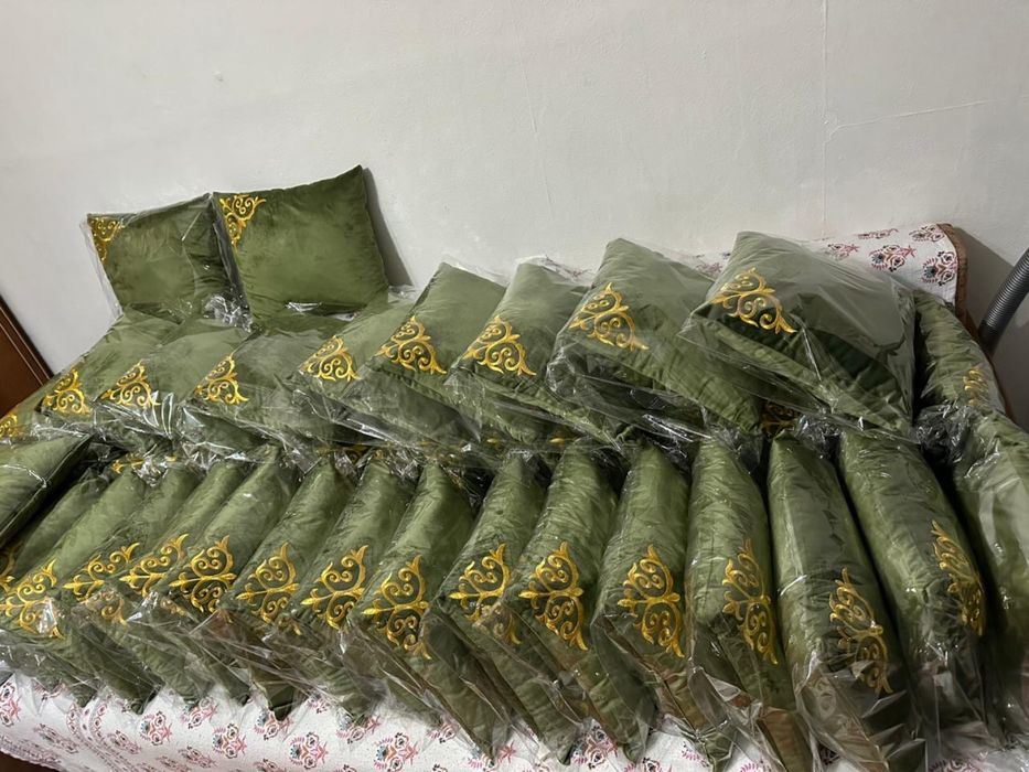 Продам подушки среднее
