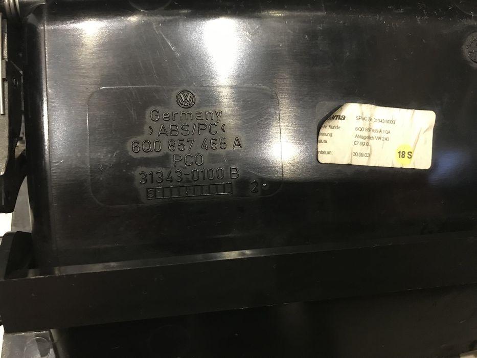 Централна жабка VW Polo 9N3