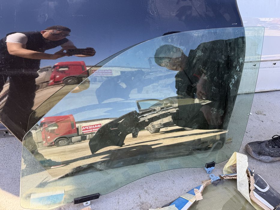 Toyota Land Cruiser 200Передние Стекла