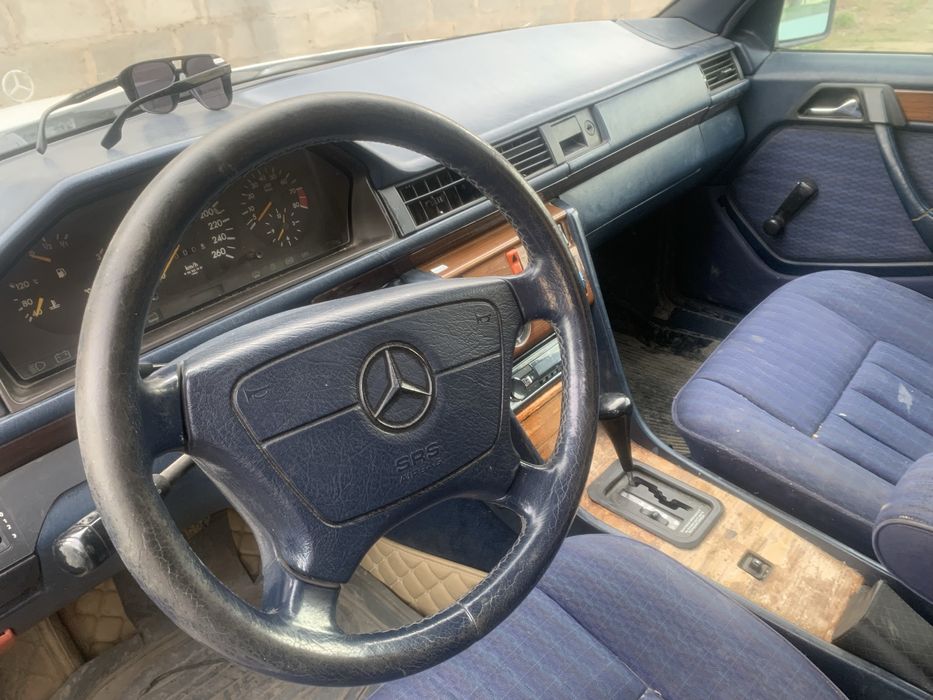 Мерседес бенс 124