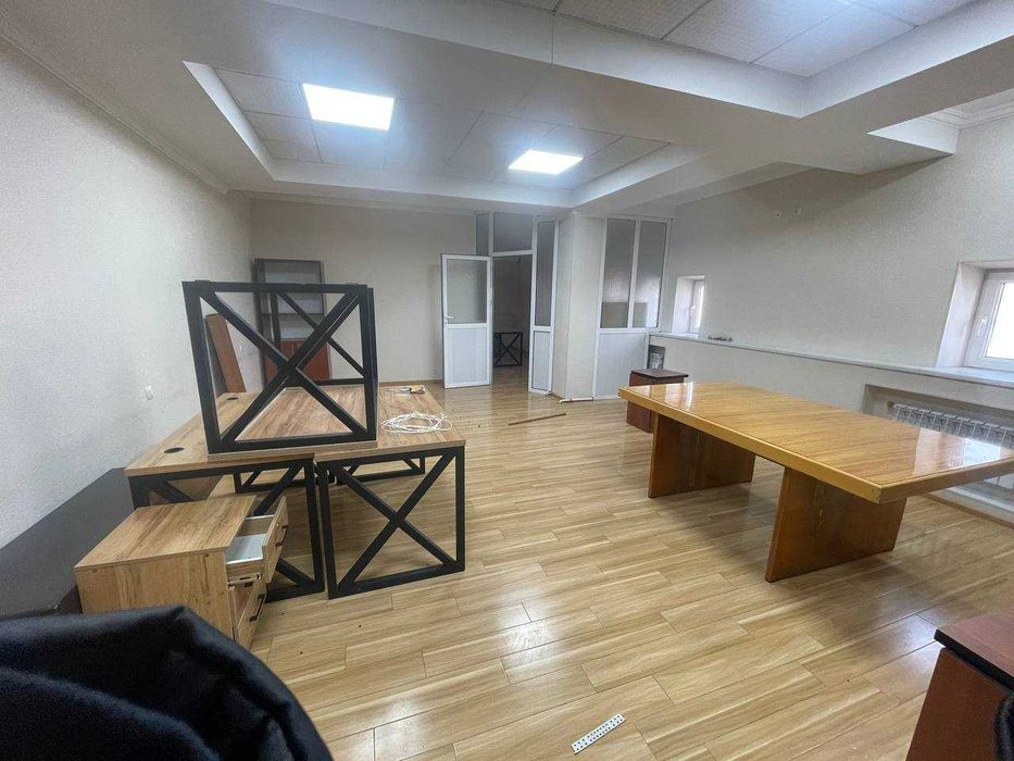 Офис в центре с мебелью 209м в БЦ Алайский базар, ул. Амир Тимура (ЛА)