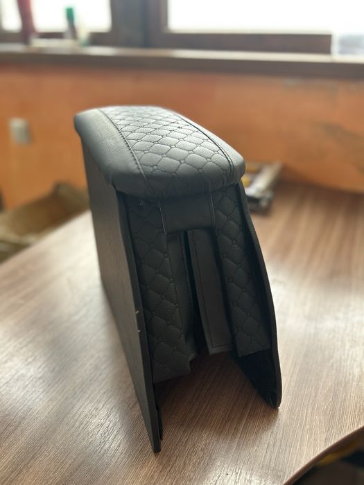 Подлоколник авто аксессуар