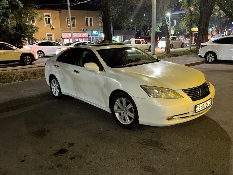 Автомобиль Лексус ЕS 350
2007 год