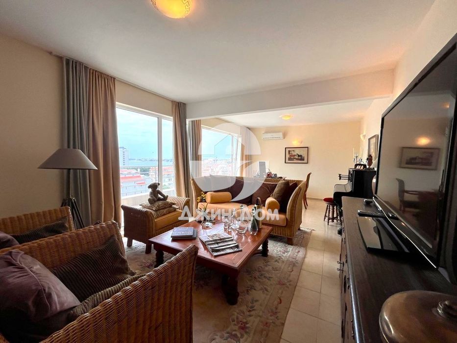 Продава се Четиристаен апартамент в Свети Влас - 123 кв.м за 1431 €/кв.м - Снимка #3