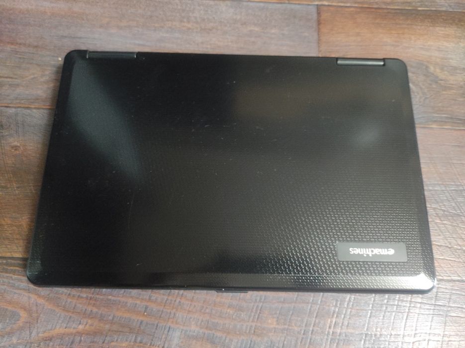 Продам ноутбук E Machines