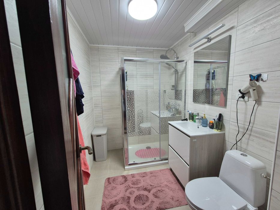 Inchiriez apartament 3 camere