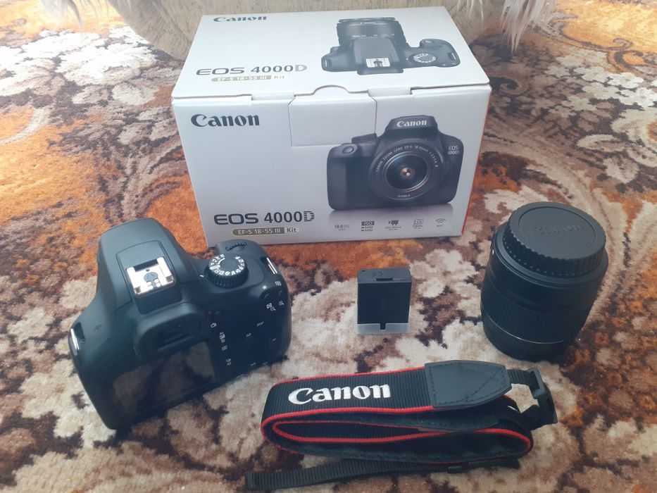 Фотоапарат Canon eos4000d