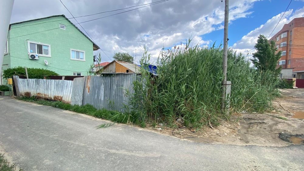 Продаётся дом с участком